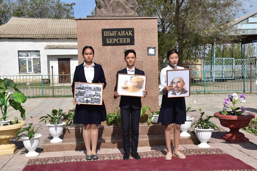 Секс үнді жұлдыздары жалаңаш